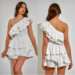 DO+BE White One-Shoulder Ruffle Romper